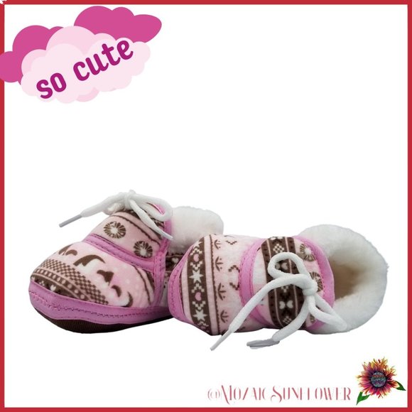 Infant Fleece Rubber Grip Bottom Slippers Moccasins Arctic Animals - Picture 1 of 7